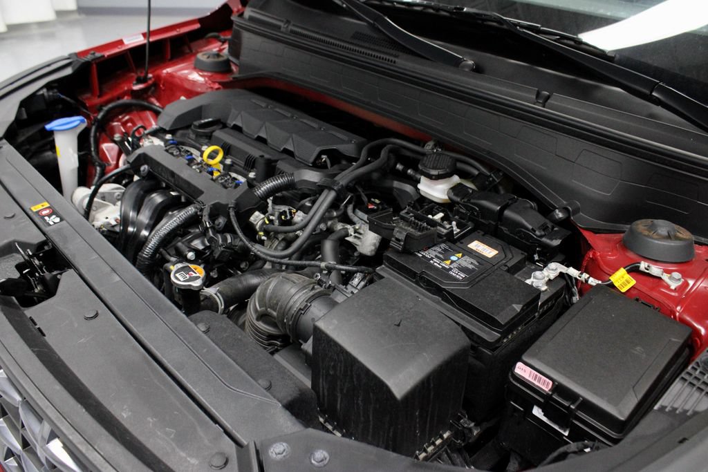 Certified 2025 Hyundai Venue Limited FWD image 17