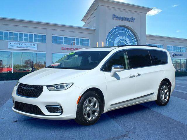 Certified 2022 Chrysler Pacifica Limited FWD image 1