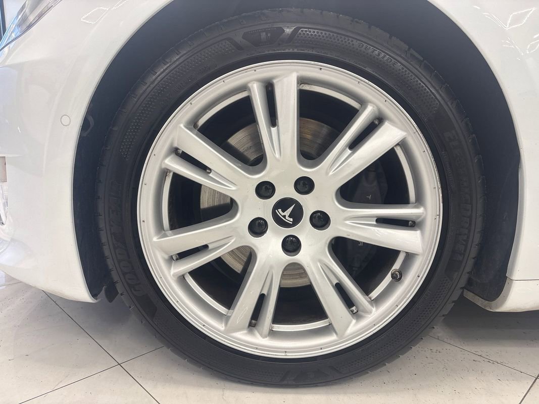 Used 2020 Tesla Model S Long Range Plus image 40