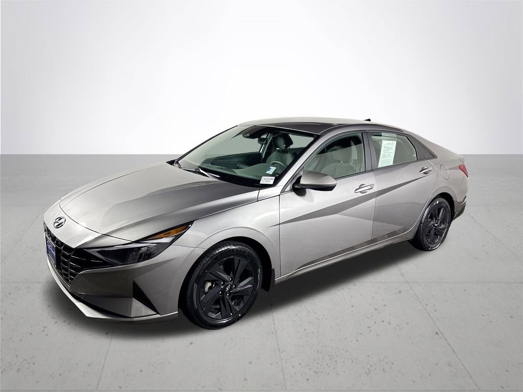 Used 2022 Hyundai Elantra Blue image 2