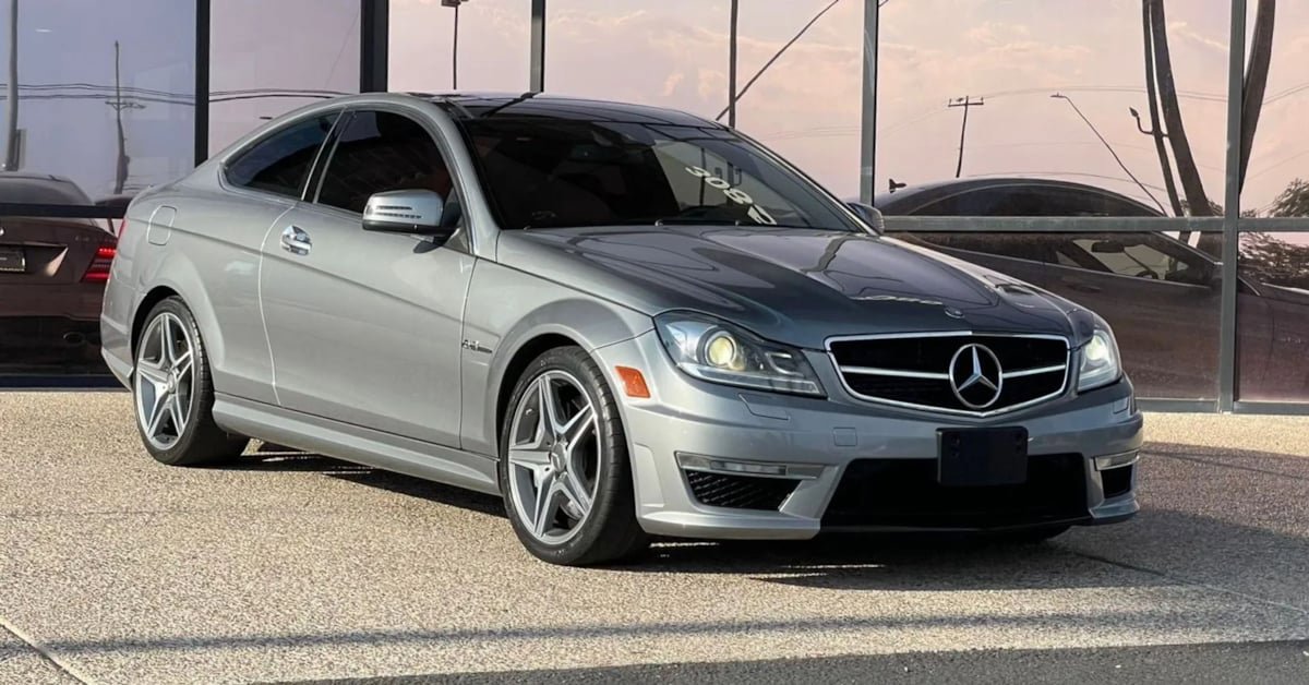 Used 2012 Mercedes-Benz C 63 AMG Coupe w/ Lighting Pkg image 21