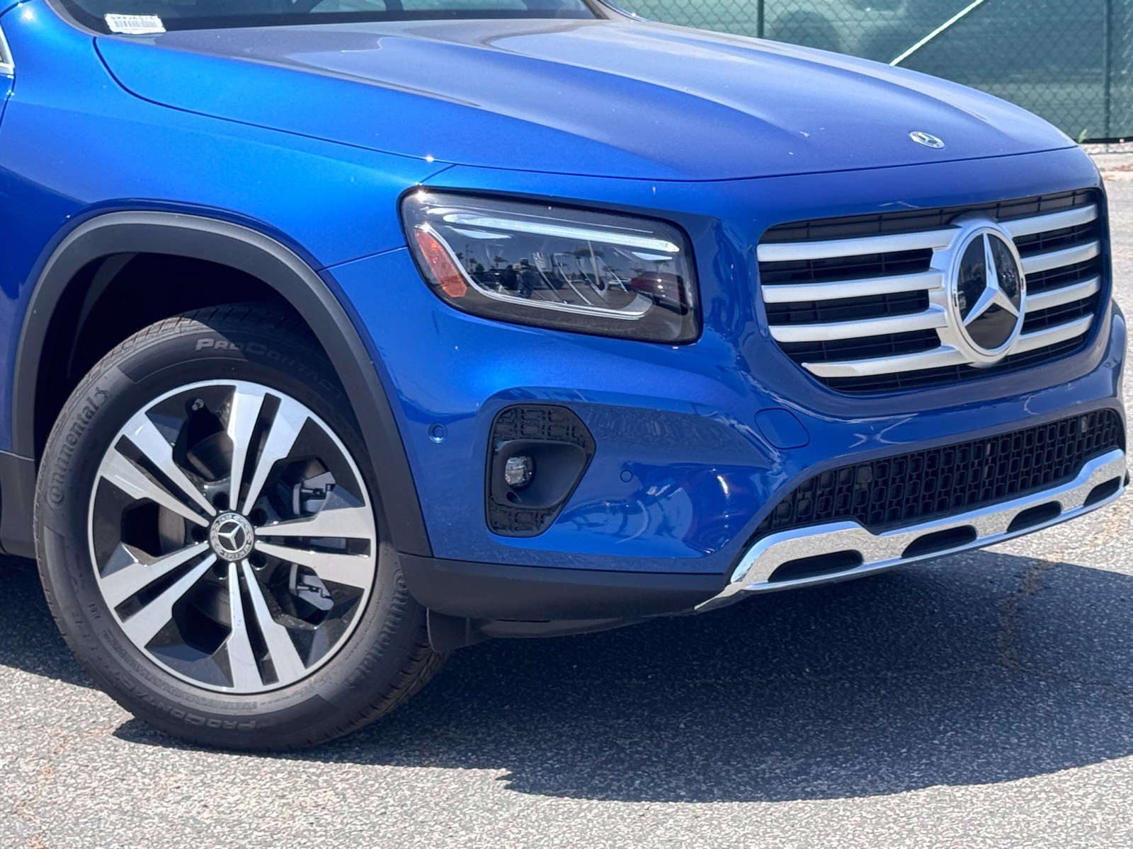 New 2025 Mercedes-Benz GLB 250 4MATIC image 3