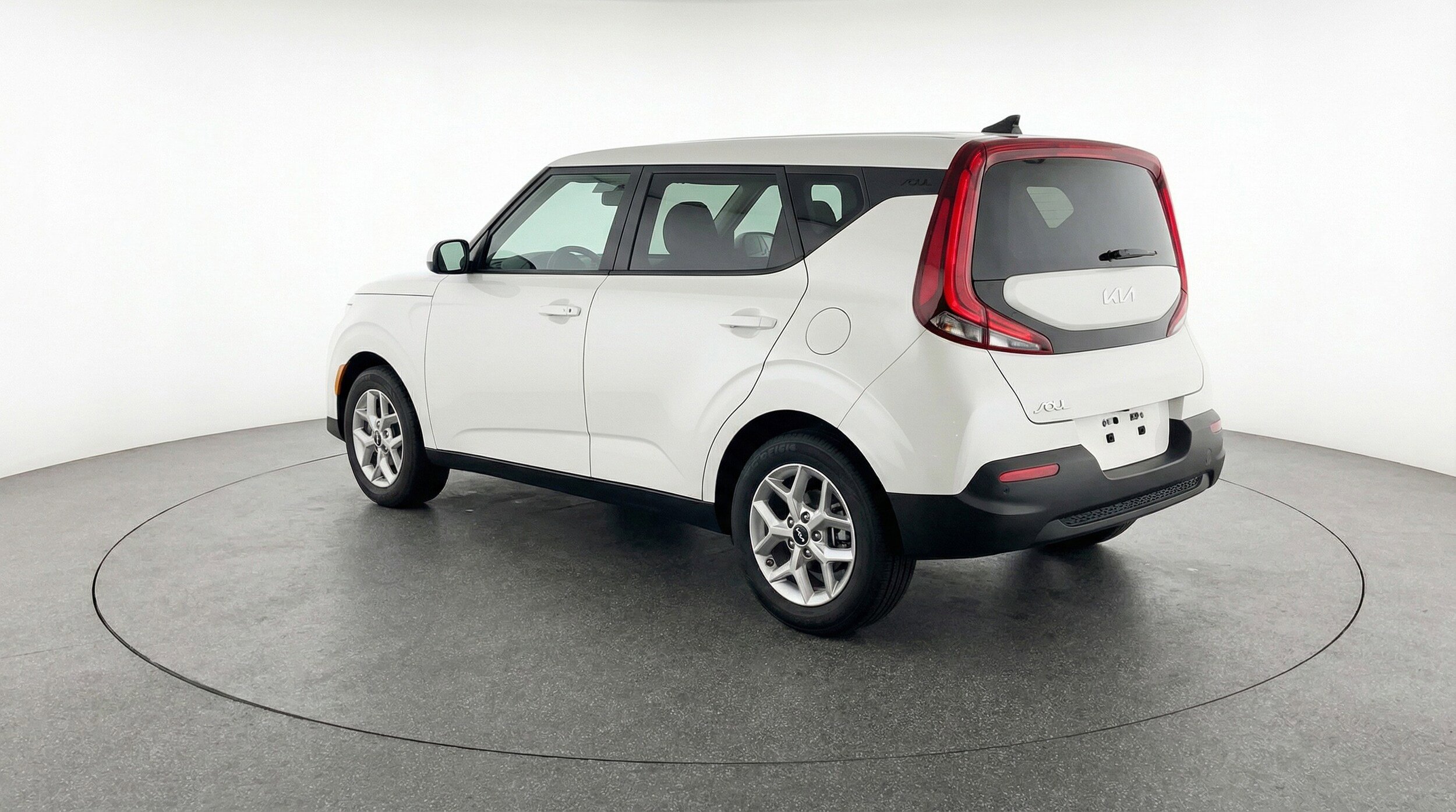 Used 2025 Kia Soul LX w/ LX Technology Package FWD image 5