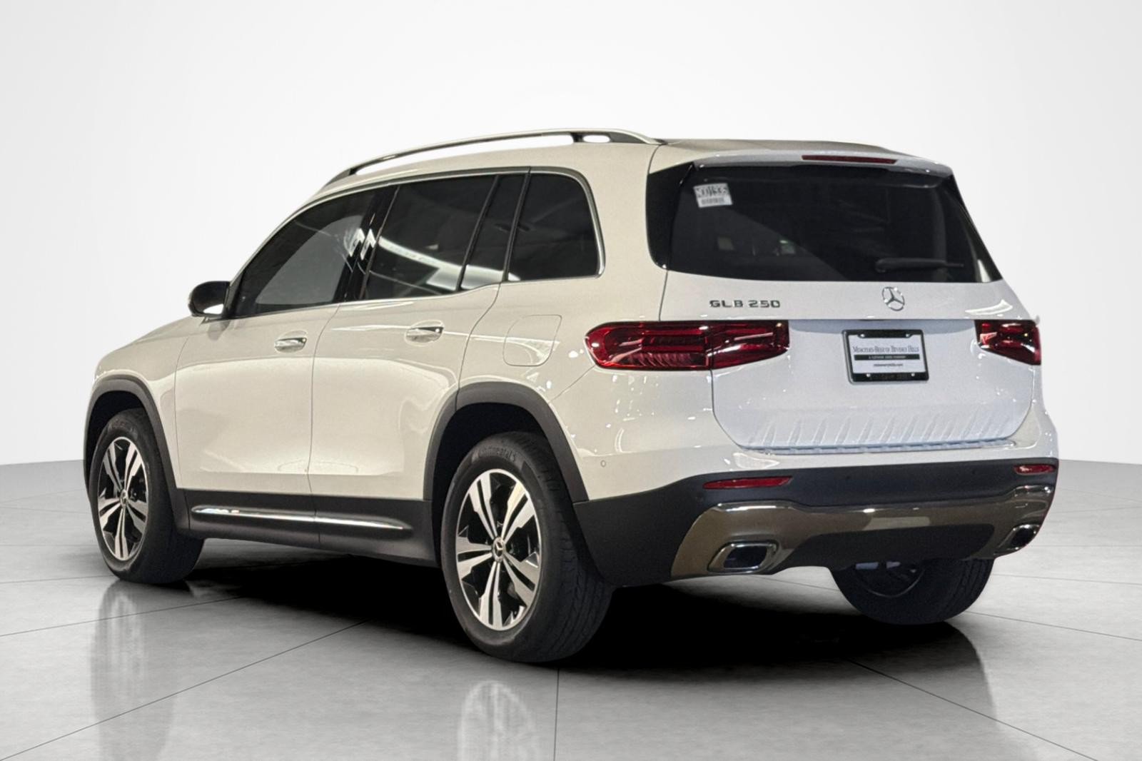 New 2026 Mercedes-Benz GLB 250 image 3
