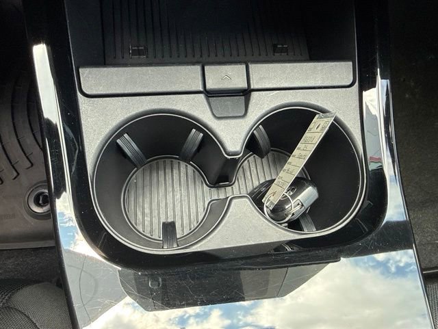 Used 2025 Toyota Prius LE FWD image 17
