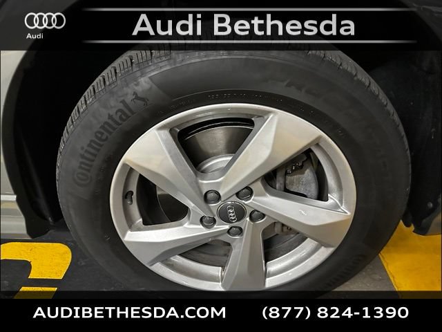 Used 2020 Audi Q3 2.0T Premium w/ Convenience Package AWD/4WD image 9