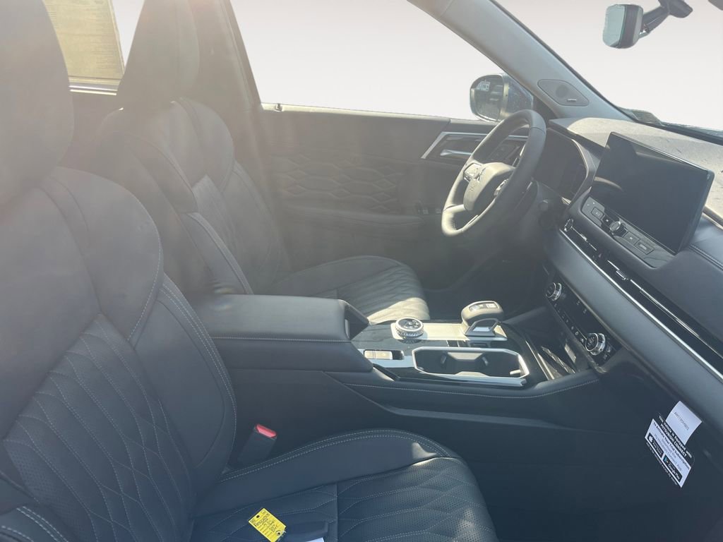 New 2026 Mitsubishi Outlander SEL FWD image 15