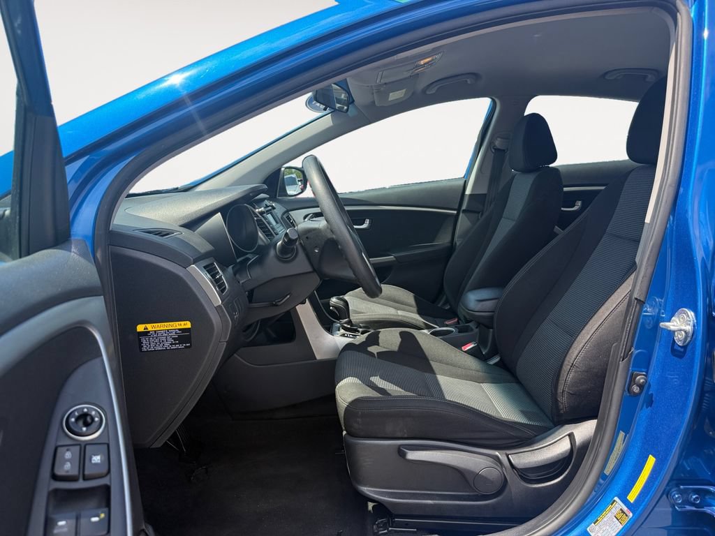 Used 2017 Hyundai Elantra GT FWD image 9