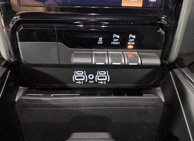 Used 2026 RAM 1500 Laramie AWD/4WD image 32