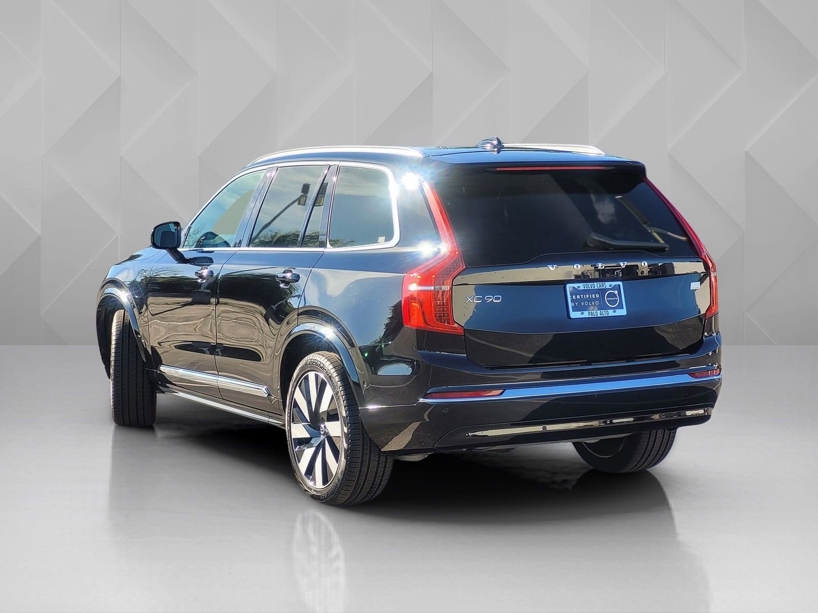 Used 2024 Volvo XC90 T8 Ultimate image 4