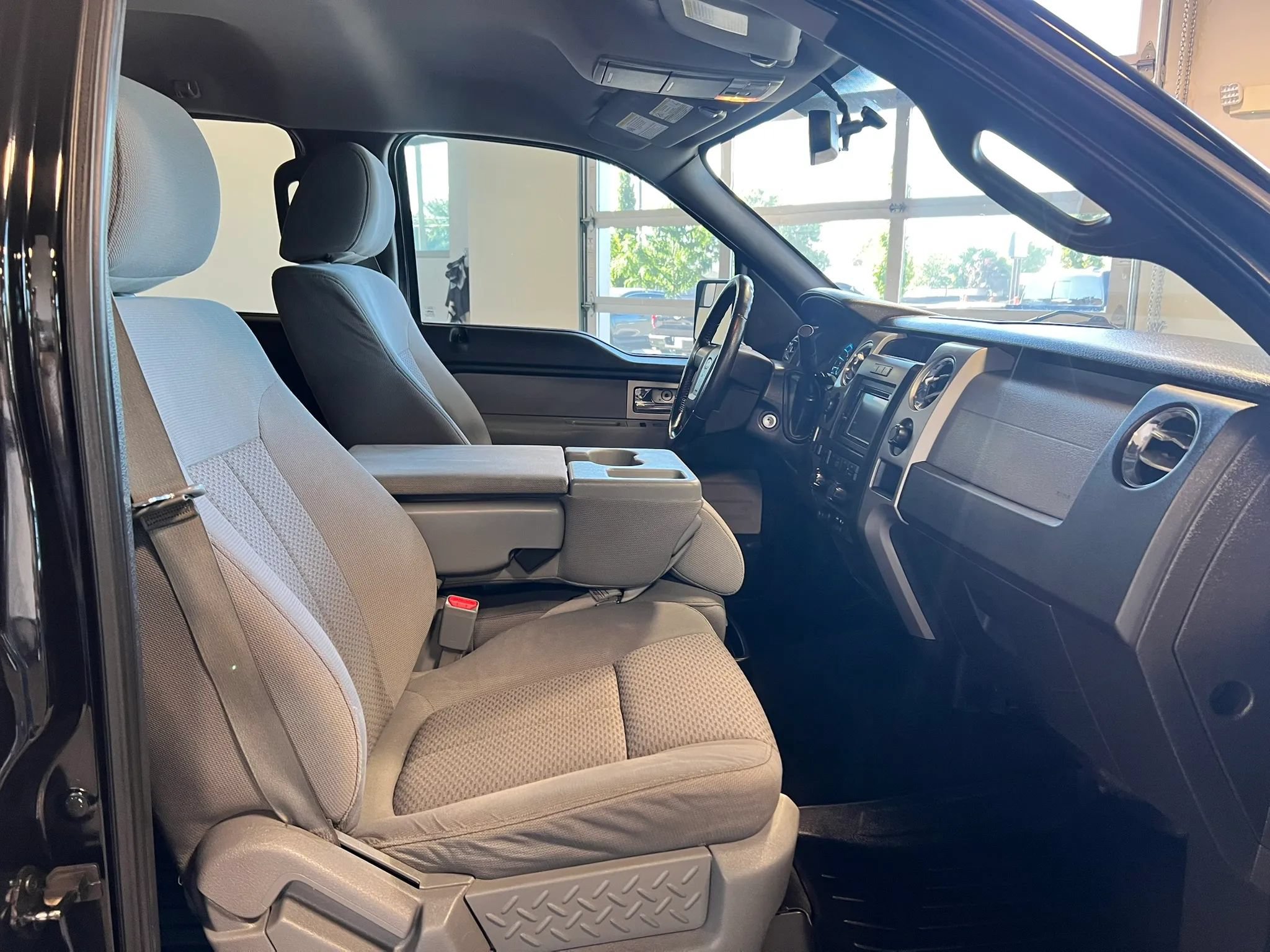 Used 2011 Ford F150 XLT w/ XLT Chrome Pkg AWD/4WD image 23
