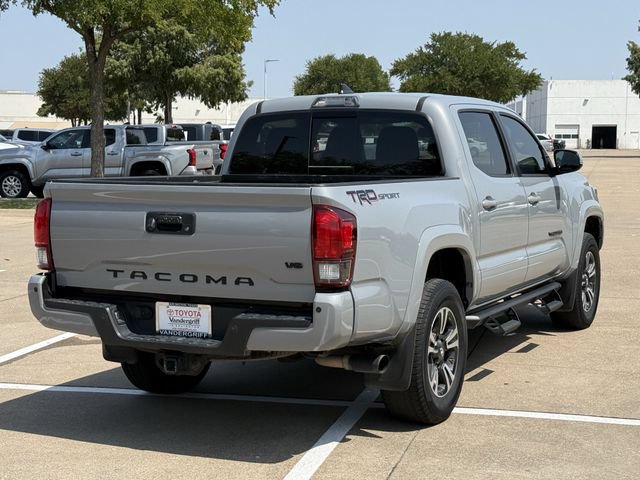 Used 2018 Toyota Tacoma TRD Sport w/ Technology Package RWD image 4