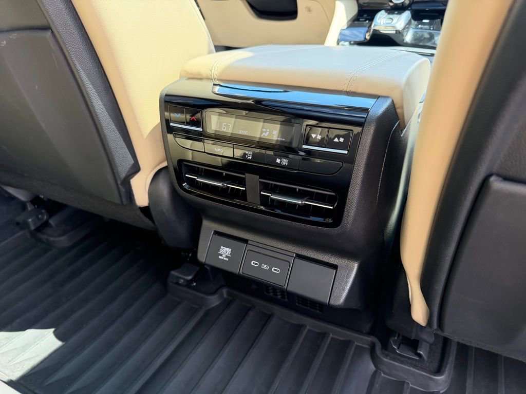 Used 2025 Acura MDX SH-AWD w/ Technology Package image 39