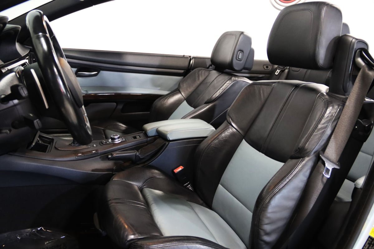 Used 2011 BMW M3 Convertible RWD image 43