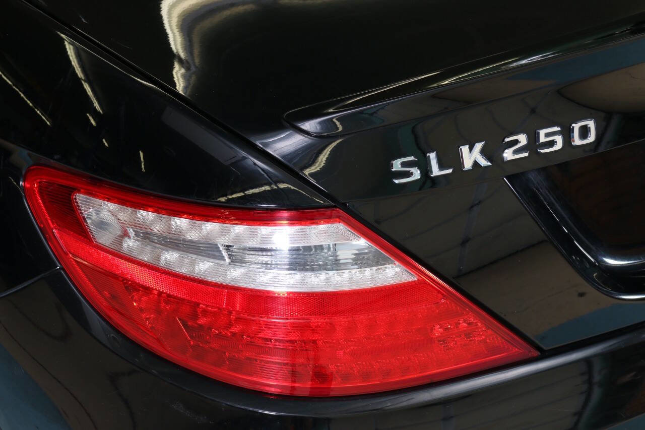 Used 2014 Mercedes-Benz SLK 250 w/ Premium Package image 25