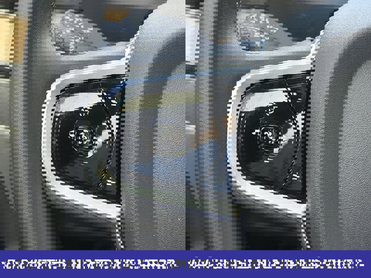 Certified 2025 Volvo XC90 B6 Plus image 19