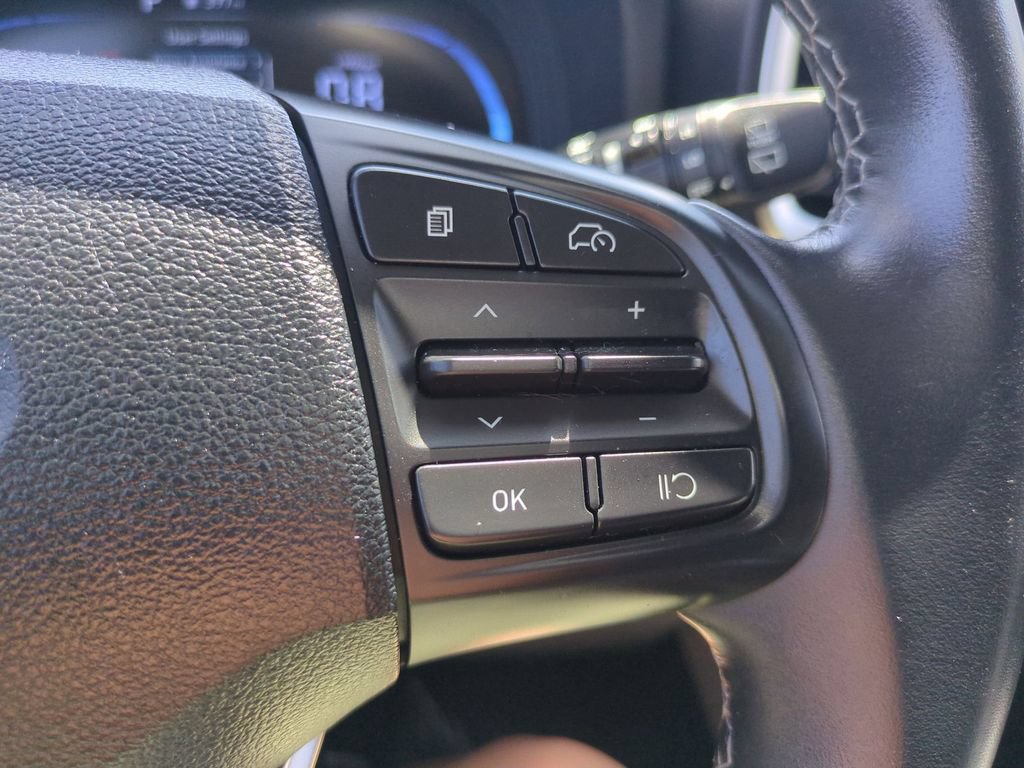 Used 2025 Hyundai Venue SEL FWD image 21