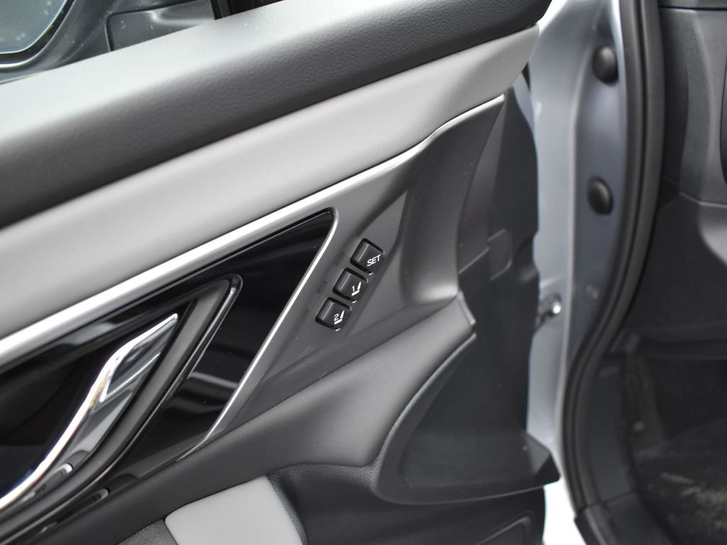 New 2025 Subaru Outback Limited image 9