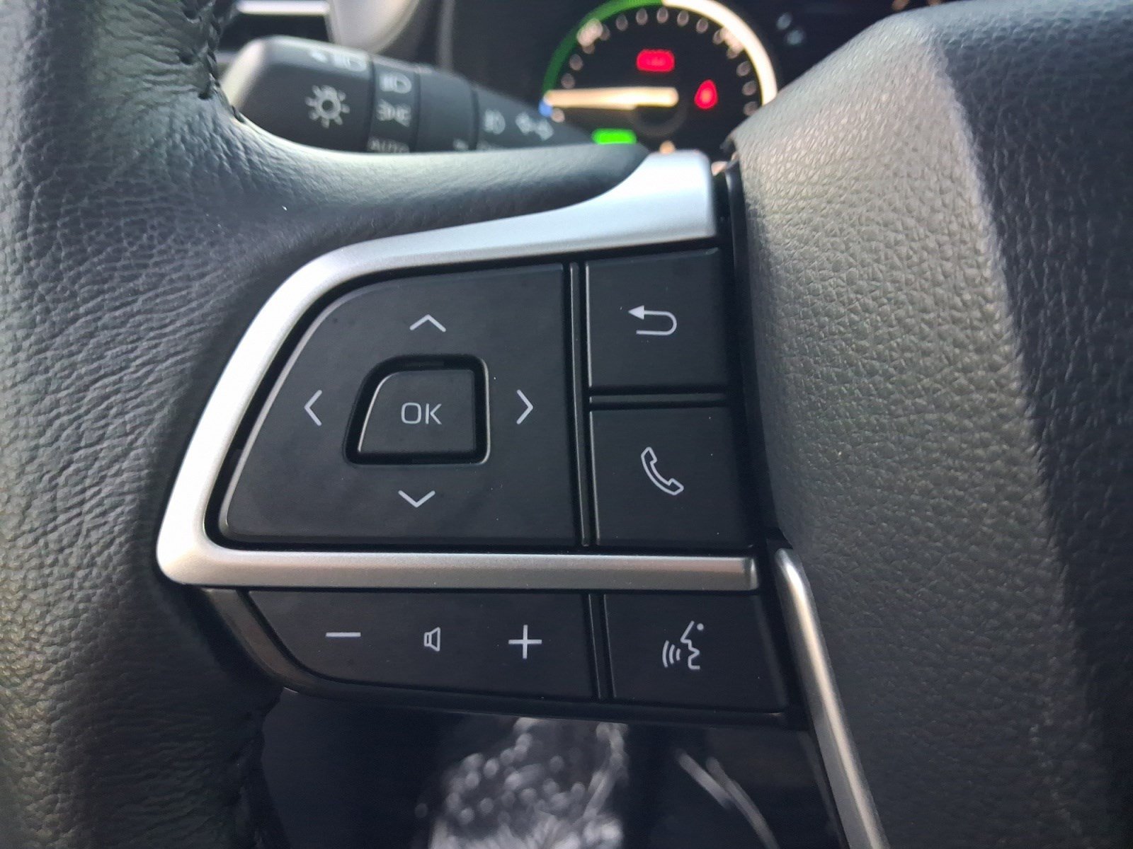 Used 2025 Toyota Sienna XLE FWD image 14