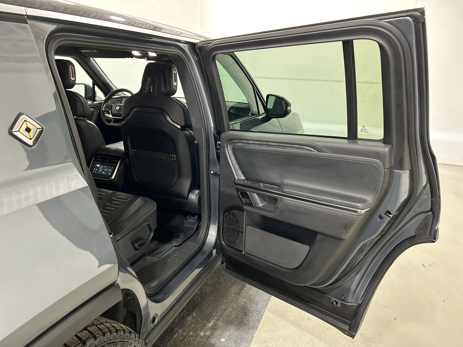 Used 2022 Rivian R1S Launch Edition image 19