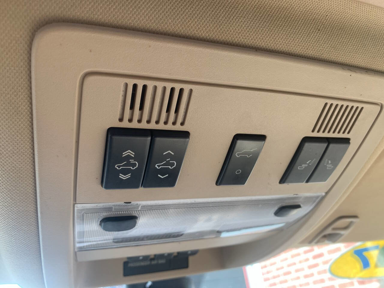 Used 2007 GMC Yukon XL Denali image 17