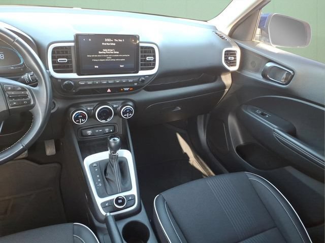 Used 2023 Hyundai Venue Limited w/ Cargo Package FWD image 14