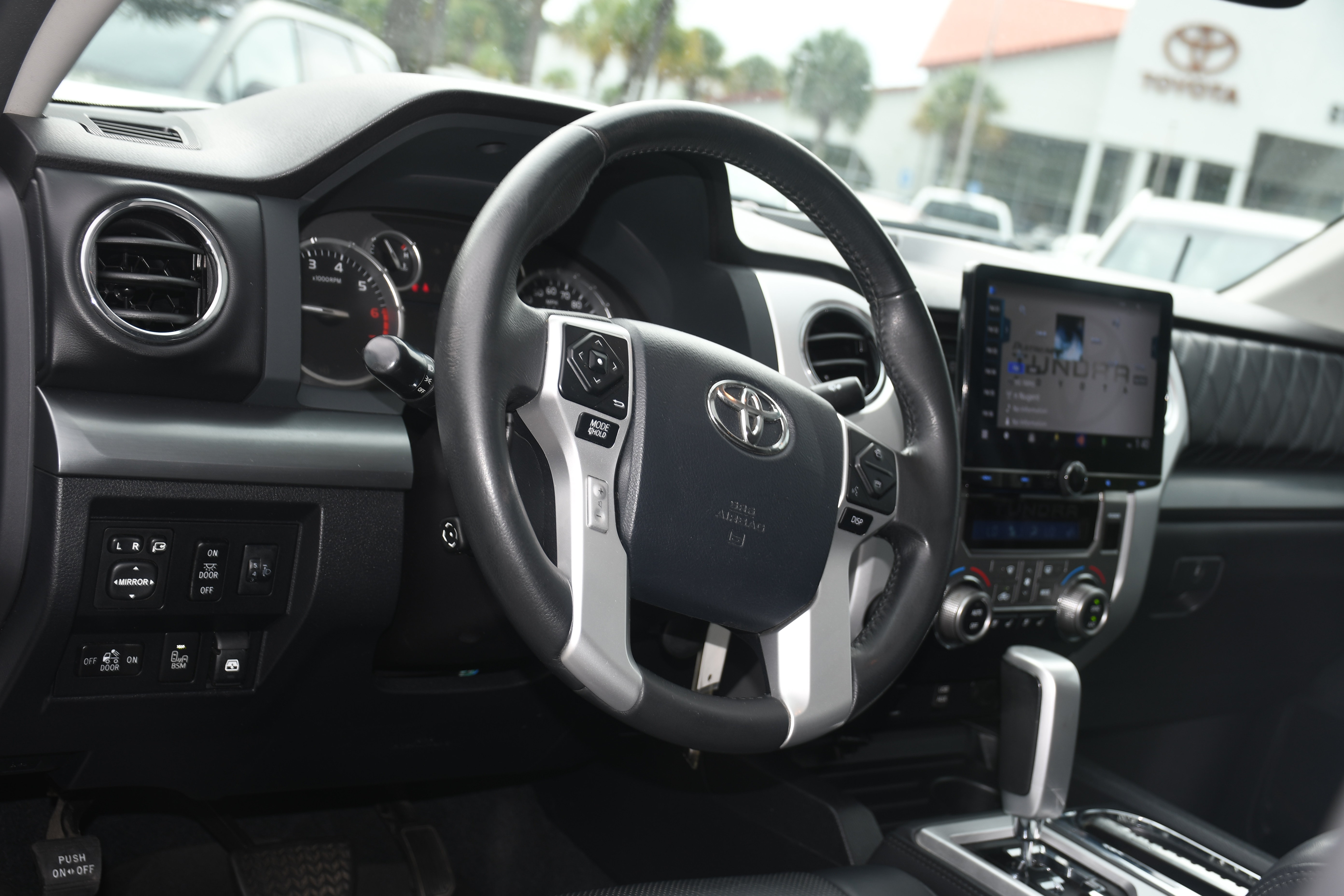 Used 2017 Toyota Tundra Platinum AWD/4WD image 9