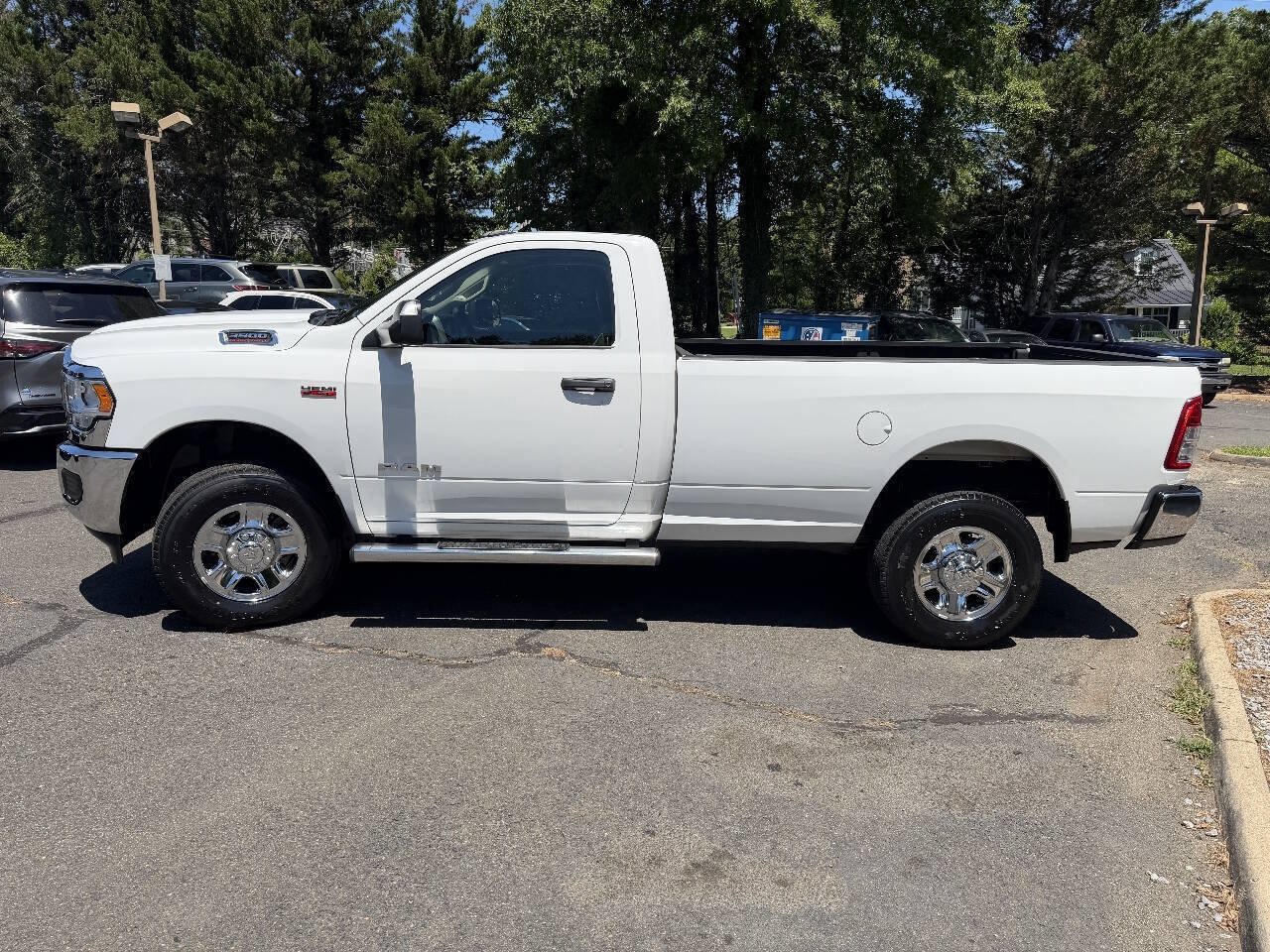Used 2019 RAM 3500 Tradesman w/ Chrome Appearance Group AWD/4WD image 4