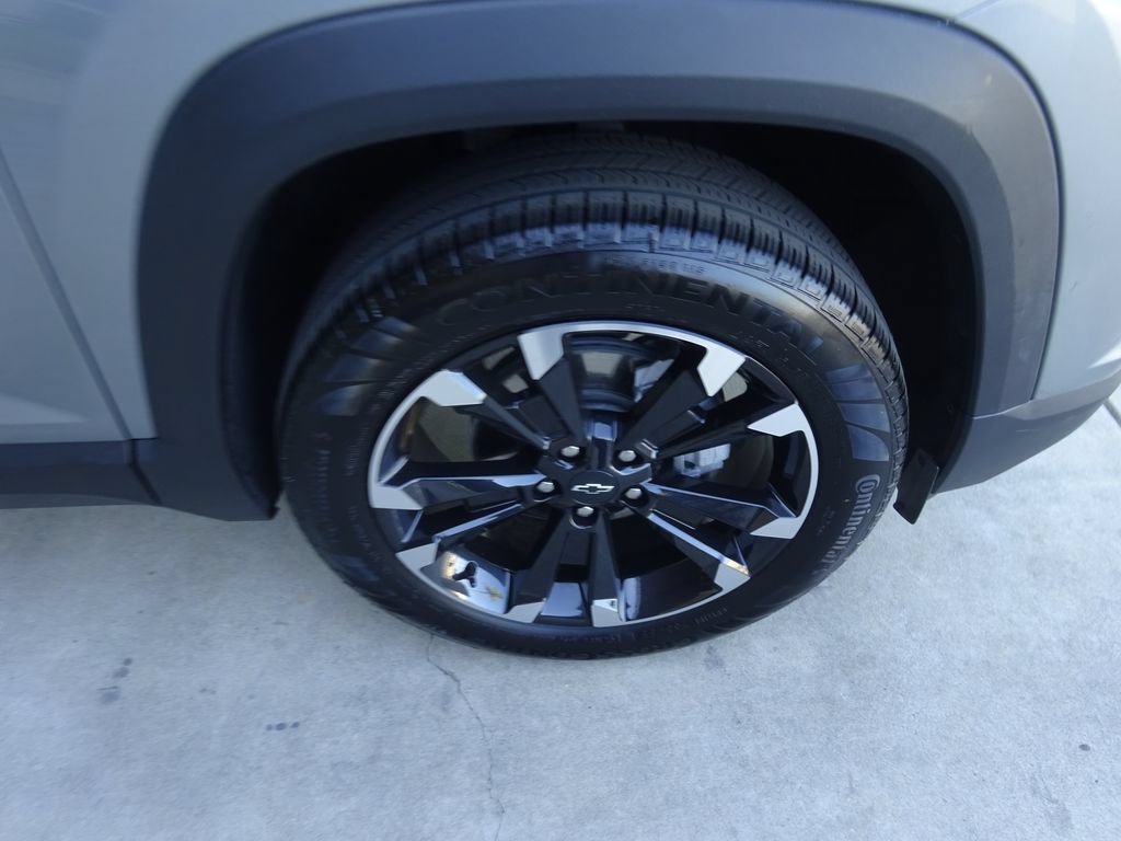 Certified 2025 Chevrolet Equinox RS FWD image 10