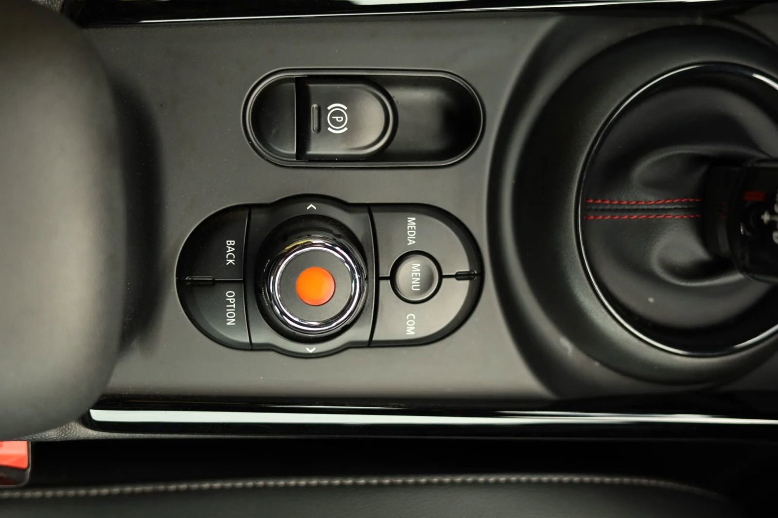 Used 2020 MINI Cooper Clubman S w/ Premium Package image 25