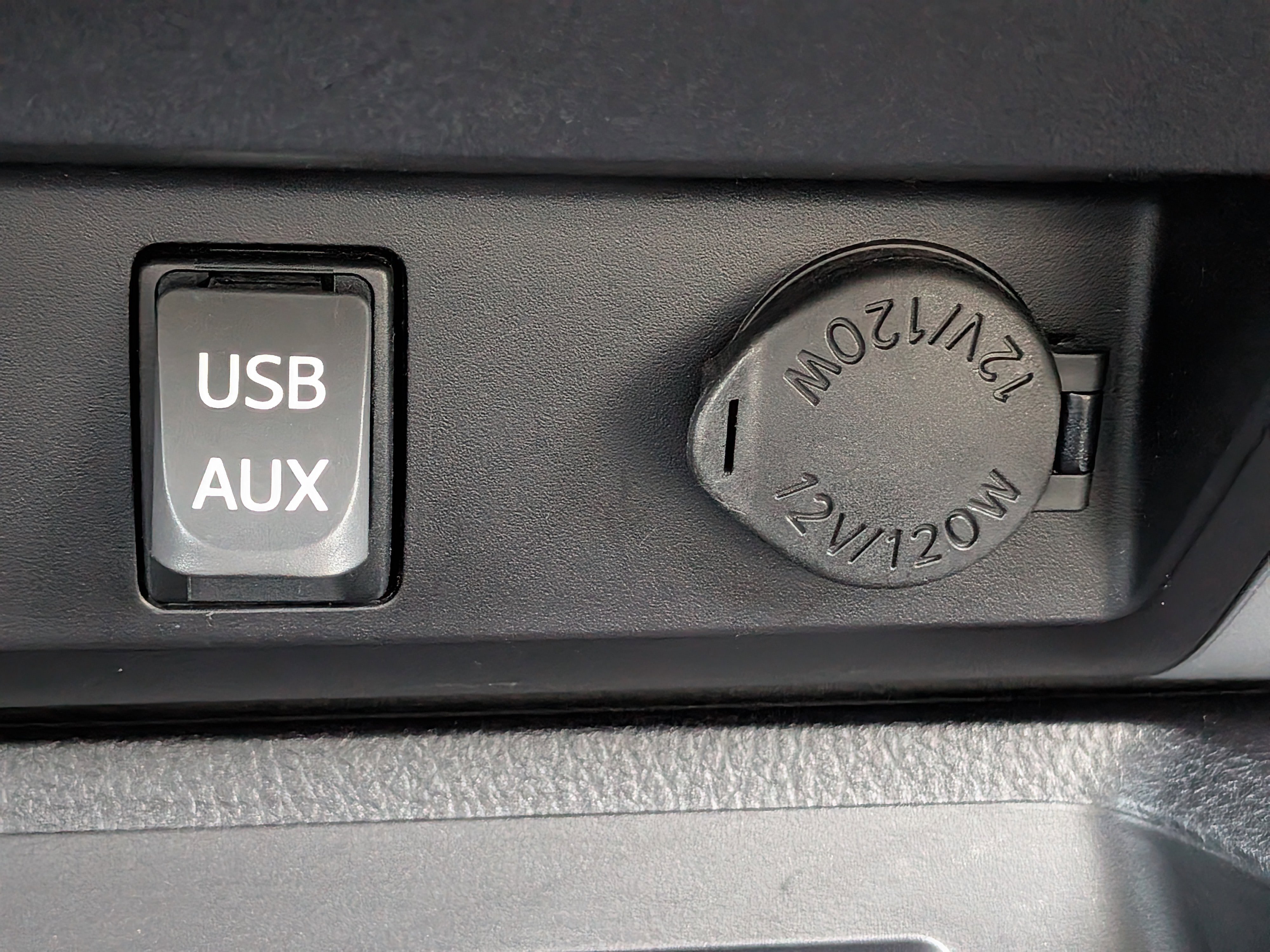 Used 2016 Toyota Tundra SR5 w/ SR5 Upgrade Package RWD image 28