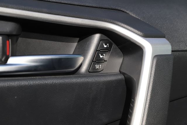 Used 2019 Toyota RAV4 XLE Premium w/ Cold Weather Package AWD/4WD image 17
