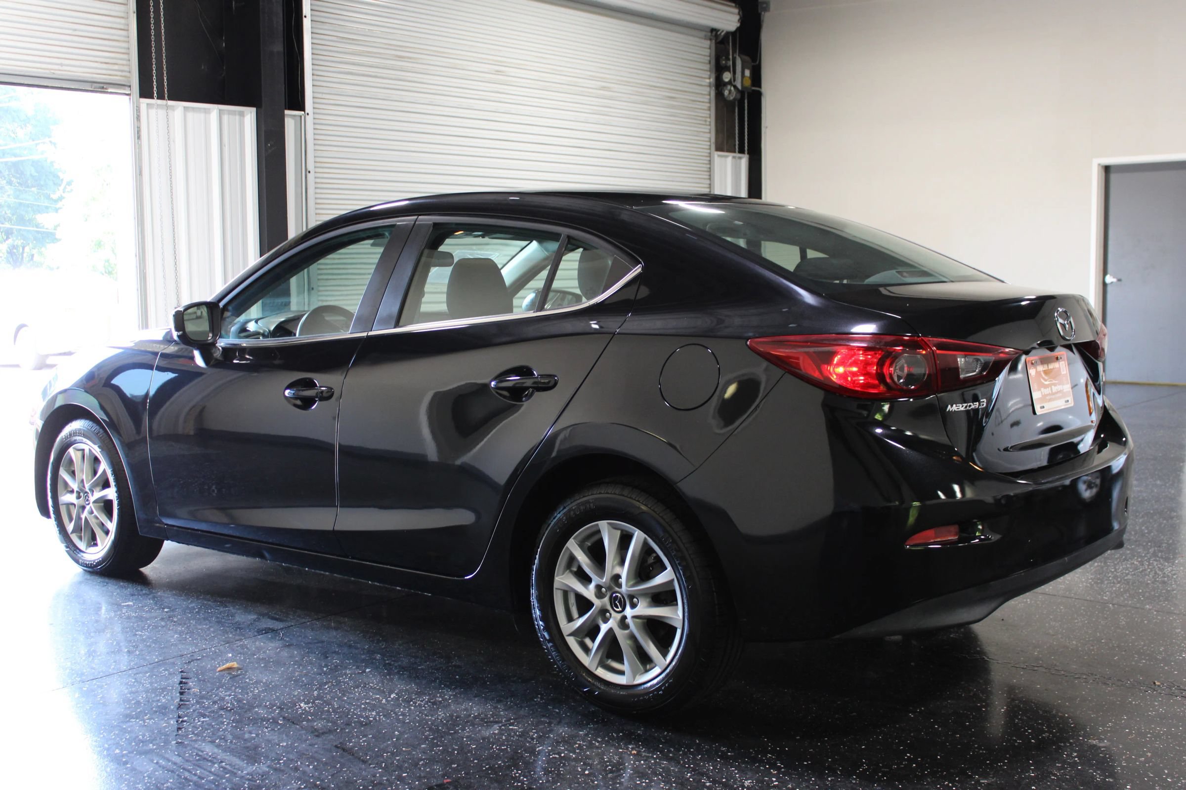Used 2018 MAZDA MAZDA3 Sport w/ Preferred Equipment Package FWD image 6