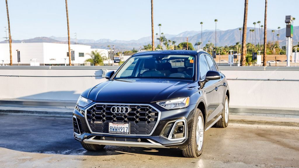 Used 2021 Audi Q5 e Premium Plus w/ Premium Plus Package image 4