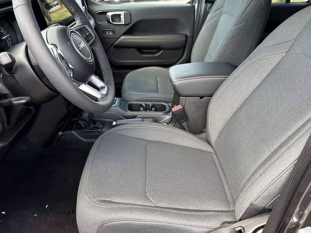 Certified 2025 Jeep Wrangler Unlimited Sahara image 14