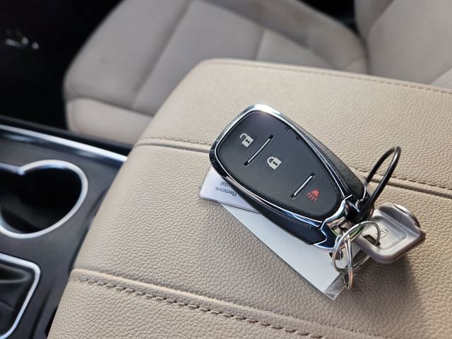 Used 2023 Chevrolet Traverse LS image 48