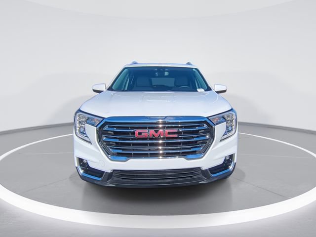 Used 2024 GMC Terrain SLT image 3