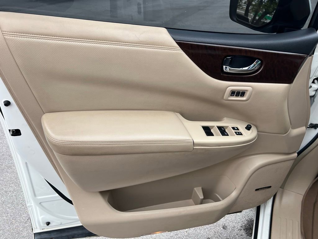 Used 2011 Nissan Quest LE FWD image 16
