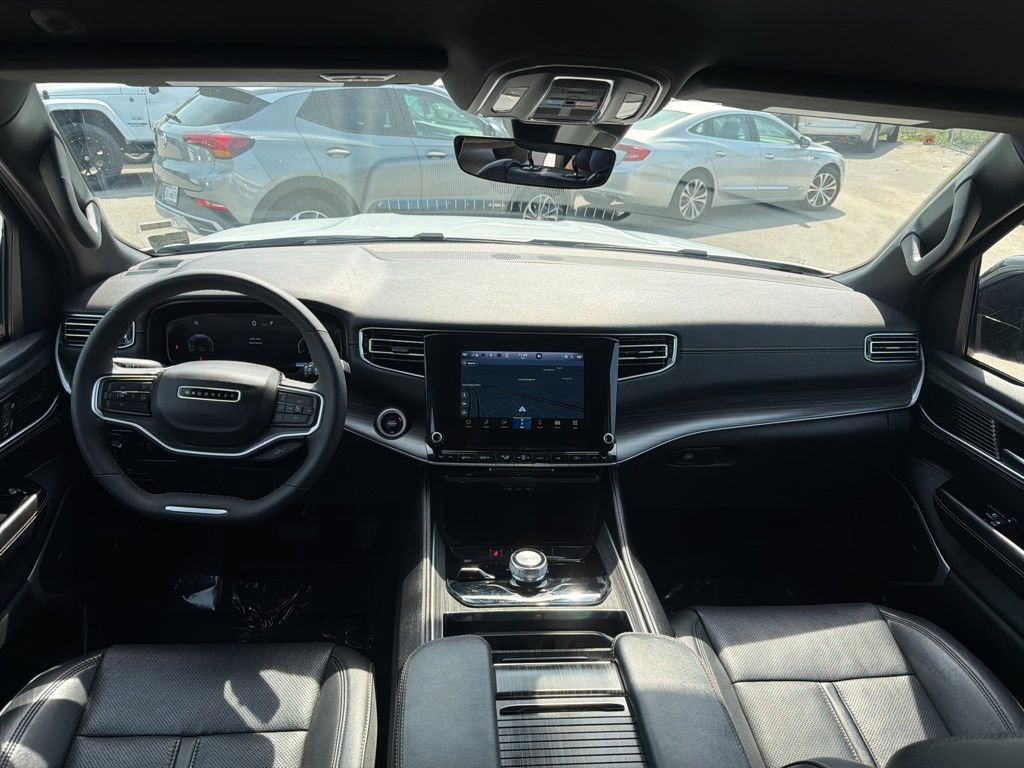 Used 2024 Jeep Wagoneer L Series II w/ Flexible Seating Group image 21