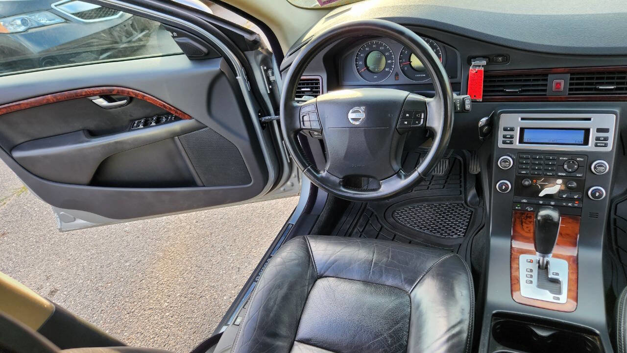 Used 2008 Volvo XC70 3.2 image 34