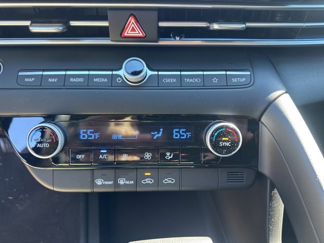 Used 2024 Hyundai Elantra SEL image 22