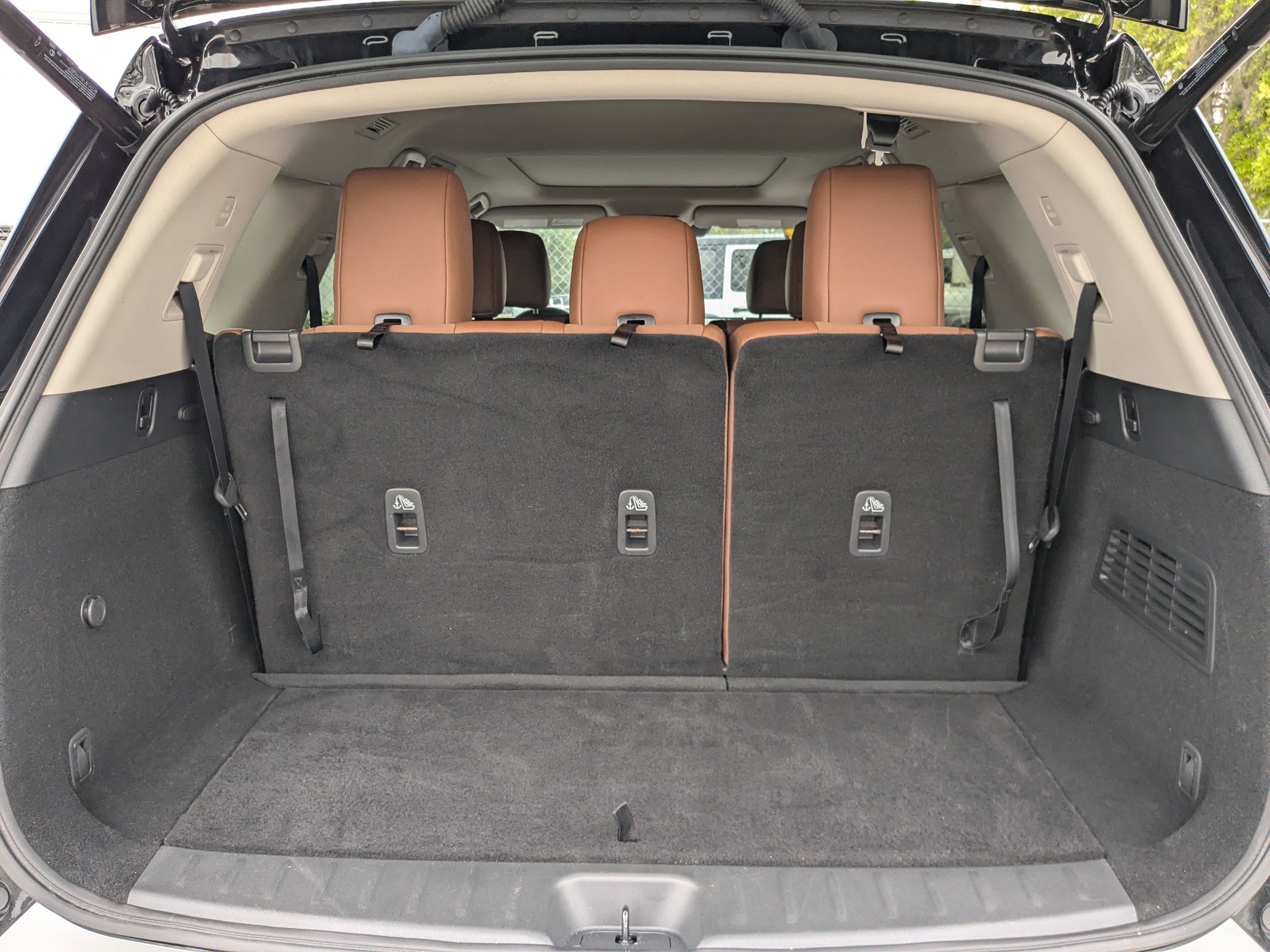 Used 2024 Nissan Pathfinder Platinum image 12