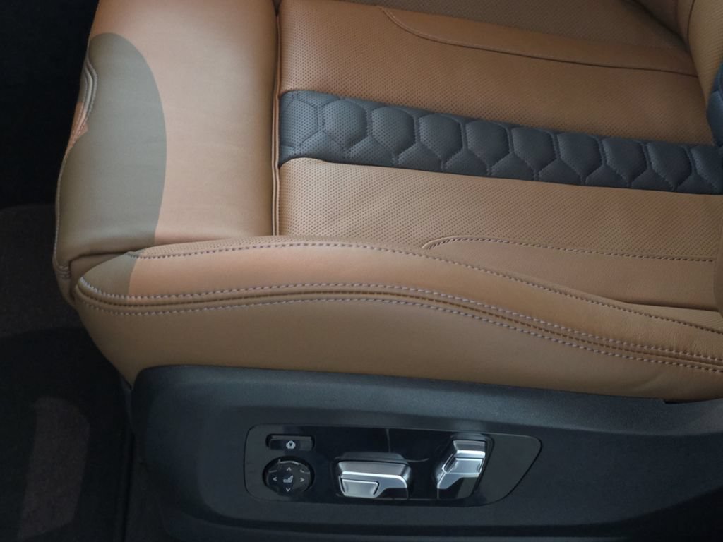 New 2026 BMW X5 M Competition w/ Executive Package AWD/4WD image 28