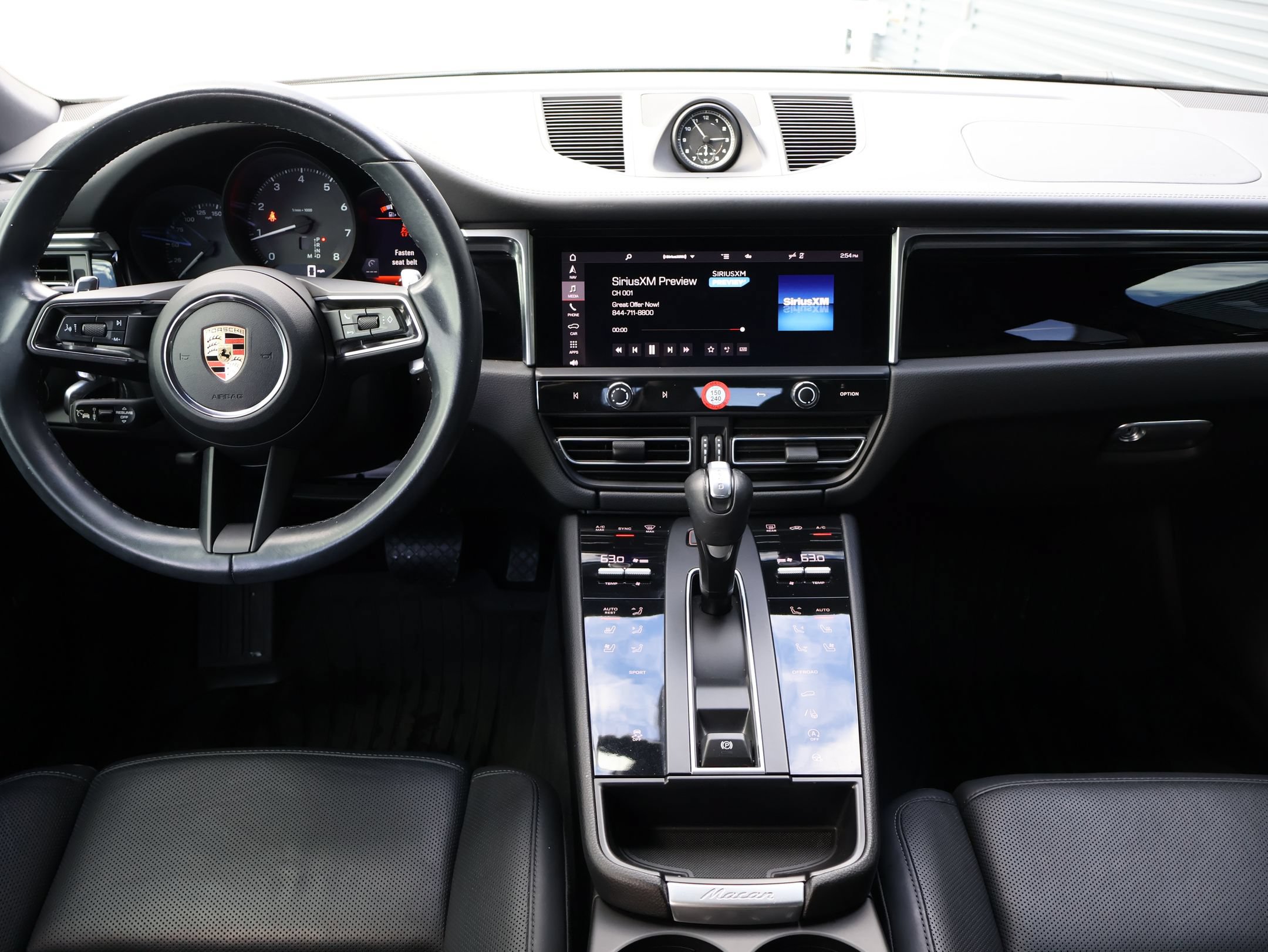 Used 2023 Porsche Macan AWD/4WD image 24