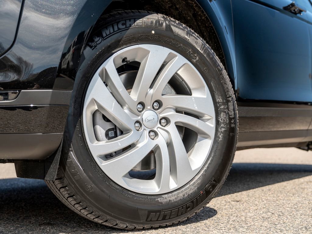 New 2026 Land Rover Range Rover Evoque S image 9