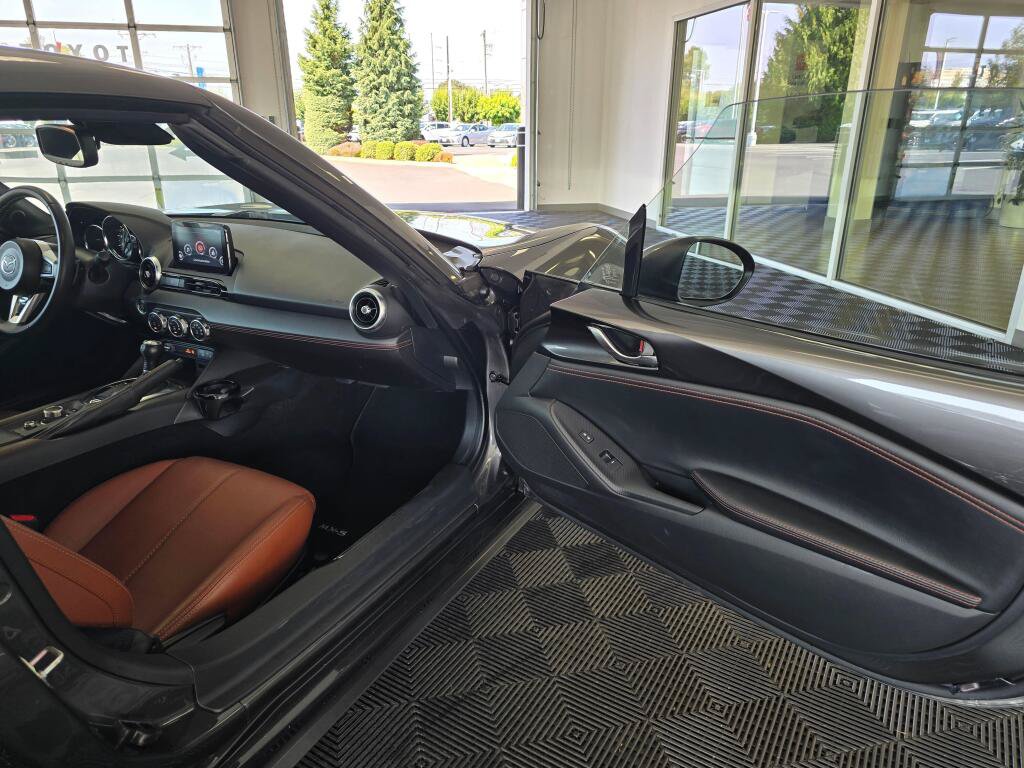 Used 2023 MAZDA MX-5 Miata Grand Touring RWD image 37