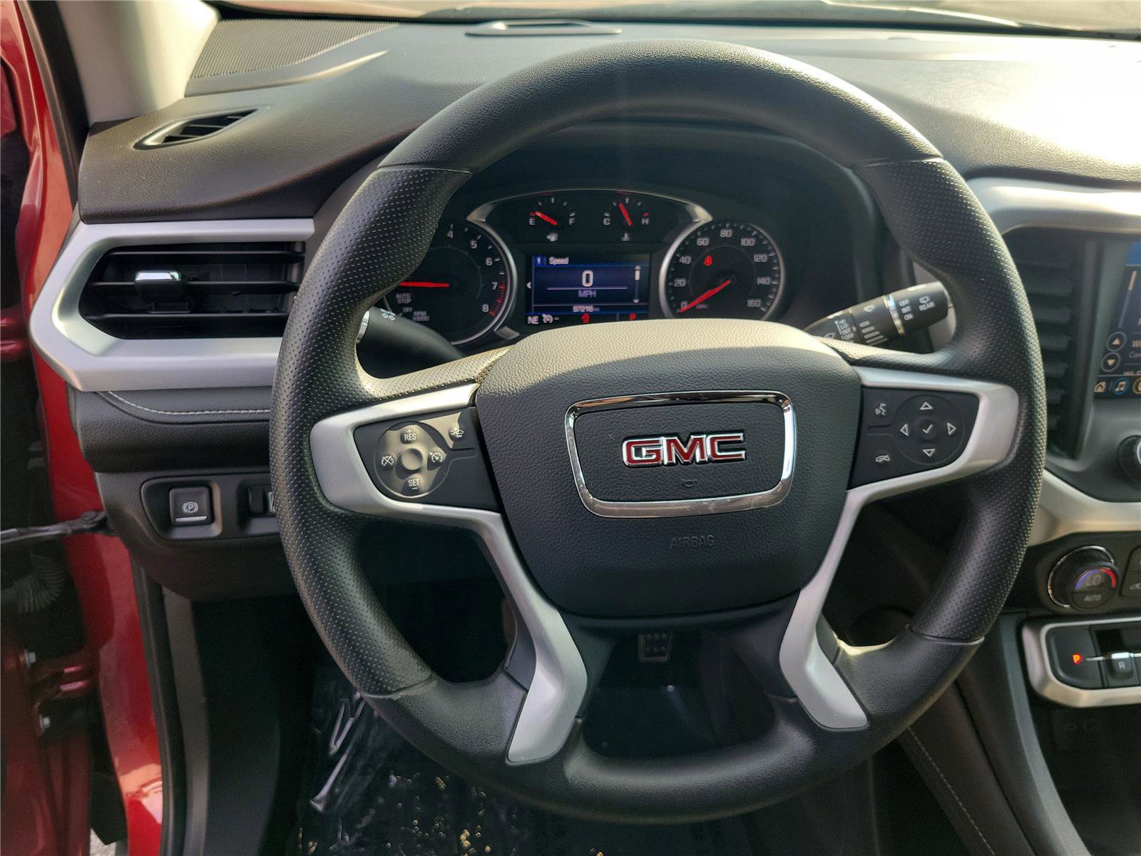 Used 2021 GMC Acadia SLE w/ Driver Convenience Package FWD image 25