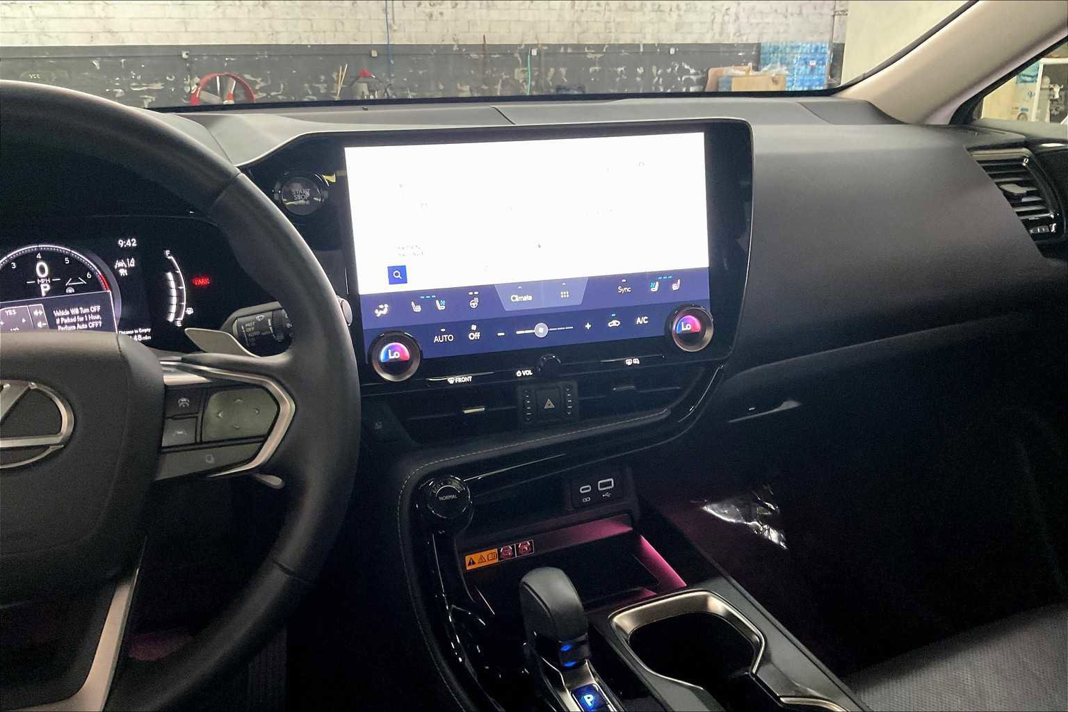 Used 2025 Lexus NX 350 AWD w/ Luxury Package image 9