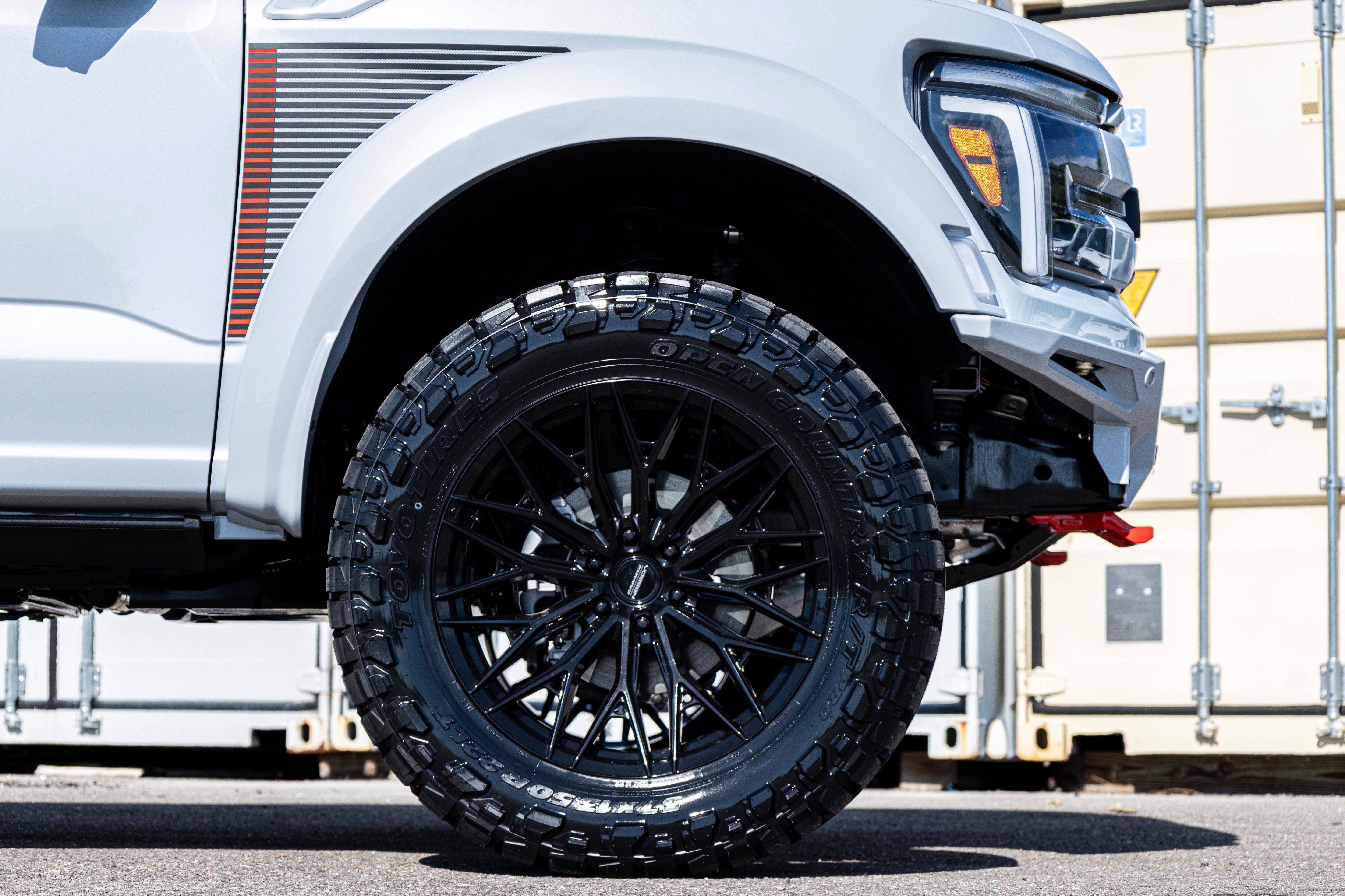 New 2025 Ford F150 Raptor w/ Equipment Group 803A Raptor R AWD/4WD image 17