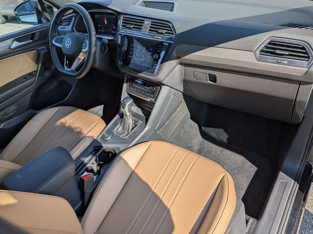 Used 2023 Volkswagen Tiguan SE image 35